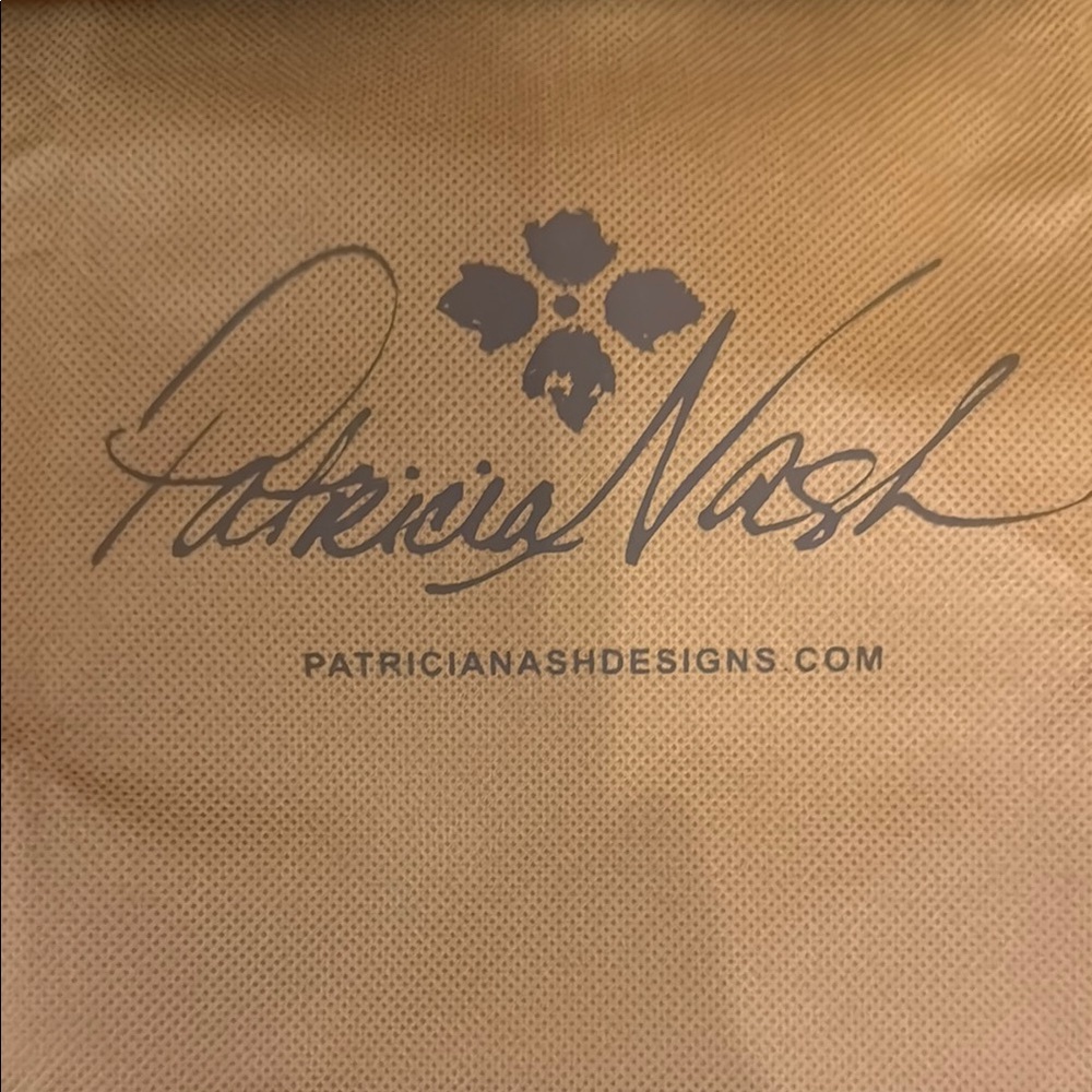 Patricia Nash Brown Leather Tote with Structured Design - Picture 2 of 4